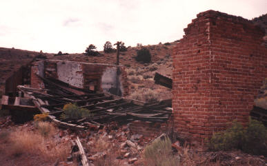 there are many brick and stone buildings in the area