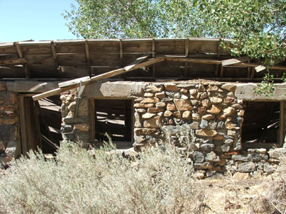 two graves are located nearby